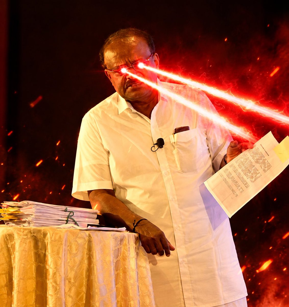 structuralswamy's tweet photo. ದಾಖಲೆ ಸಮೇತ ಬಂದ್ರೆ ಮಂತ್ರಿಮಂಡಲ ನಡುಗಲೇಬೇಕು 📁🔥
BMICPA ಹೆಸರಲ್ಲಿ ರೈತರ ₹3 ಲಕ್ಷ ಕೋಟಿ ಲೂಟಿ ಮಾಡಿದ್ದು ಸಾಬೀತಾಗಿದೆ. Part 1 ನಲ್ಲೇ ಬೆವರು ಹರಿಸ್ತಿರೋರು, Part 2 ತಡೆಯೋಕೆ ಸಾಧ್ಯವೇ ಇಲ್ಲ! Resign or face the CBI probe ⚖️🚨
HDK father of undisputed scam exposures 🔥
#hdk #KarnatakaNews https://t.co/ecsafPBWhy
