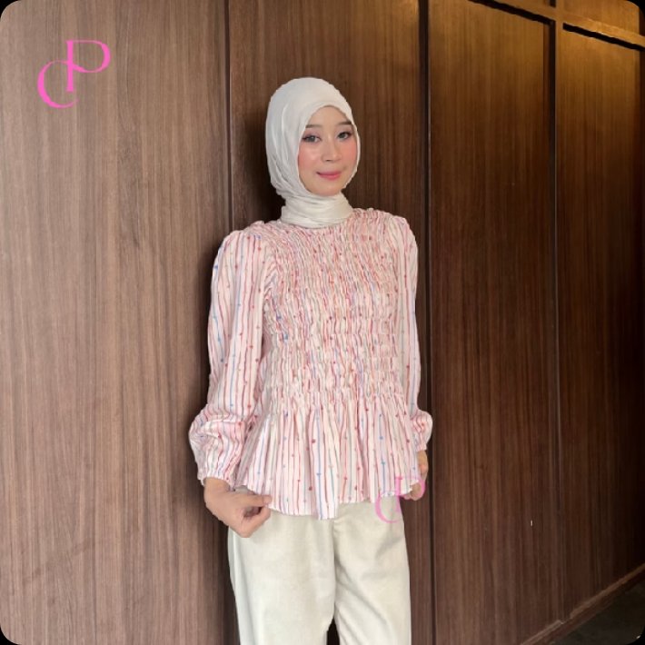 sunflow2_'s tweet photo. simple tapi tetep keliatan manis. blouse kayak gini emang gampang banget dipaduin💕 https://t.co/PITH1Qj2zm