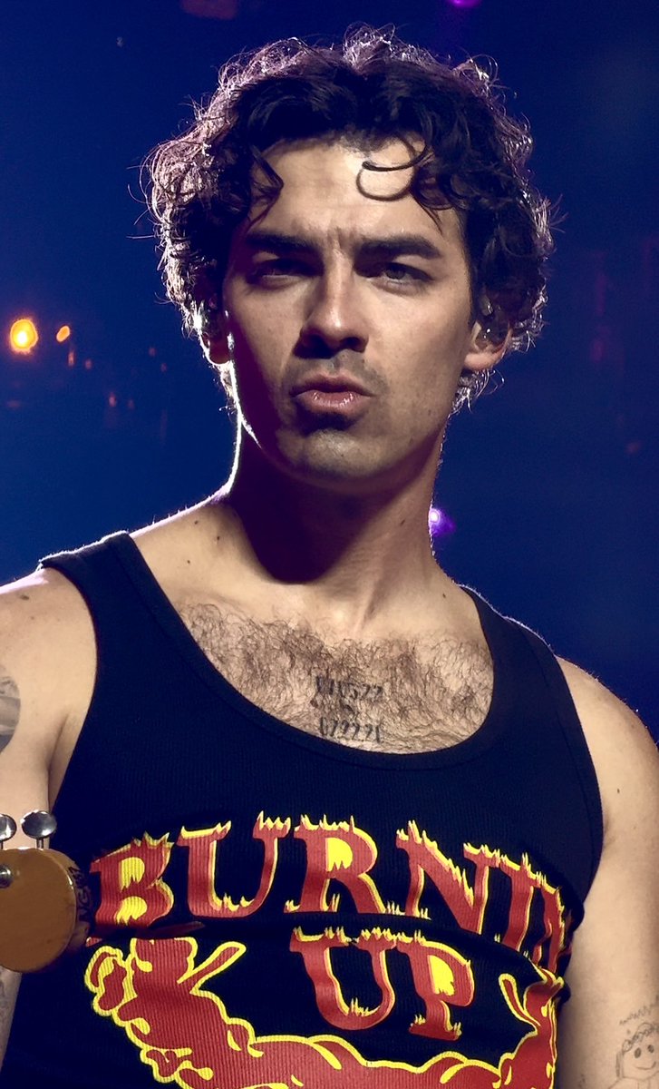 joejonasarchive's tweet photo. joe jonas. https://t.co/kcUEH88tvP