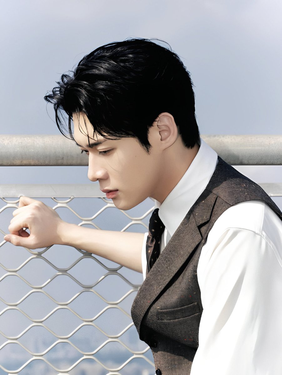LuckySik518's tweet photo. Waiting for his moment in Paris

I’m eagerly looking forward to Kim Yunsik’s wonderful moment at Paris Fashion Week. Hope everything goes smoothly for him 🩵

#KIMYOONSIKPFWSS27
#YOONSIKINPARIS https://t.co/1dsYgnIpOr