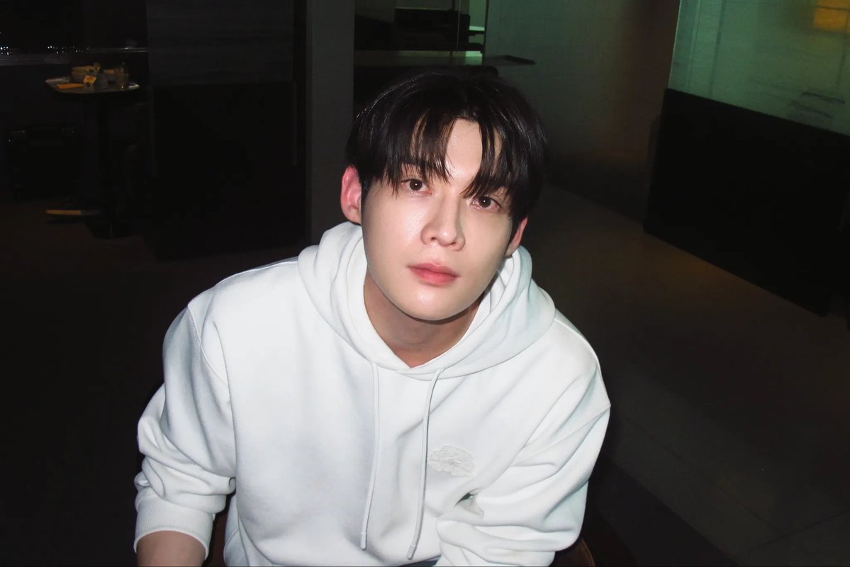 Gabbyglco's tweet photo. @Dicon_korea Paris is callingand Kim Yoonsik is on his way.✈️´ₒ⦁⩊⦁ₒ`

KIM YOON SIK PARIS FASHION WEEK

#KIMYOONSIKPFWSS27
#YOONSIKINPARIS https://t.co/ASoMVht6qP