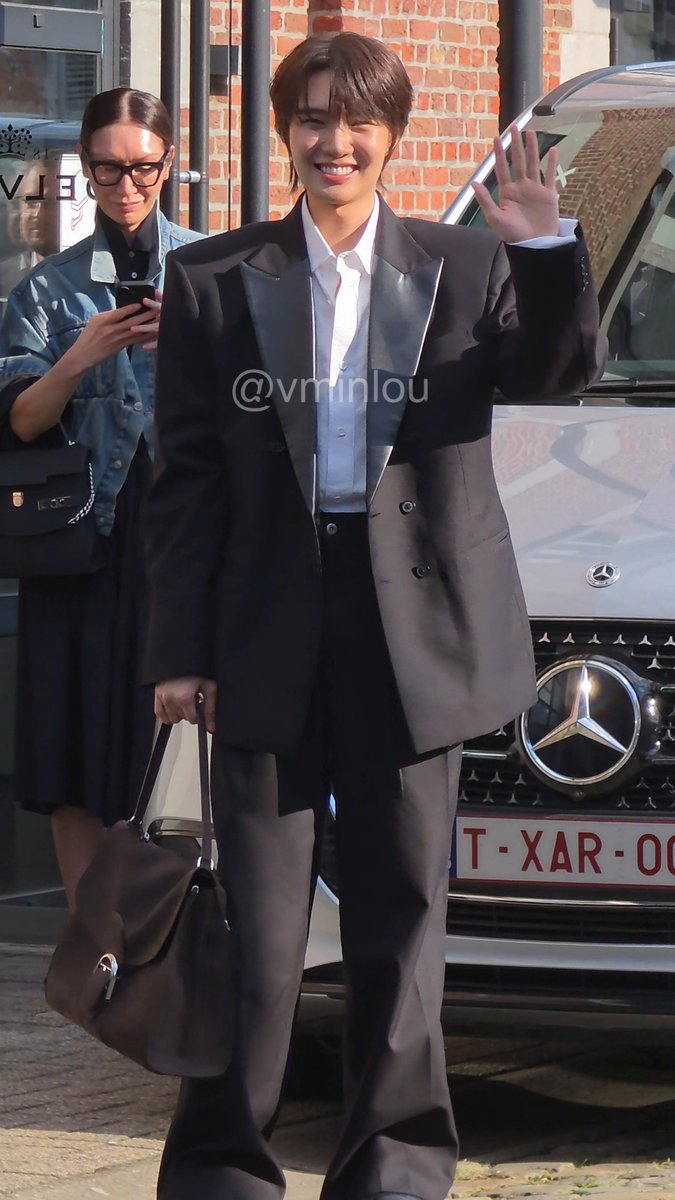 vminlou's tweet photo. @nampingnapat the prettiest and sweetest angel 🐰 2/2

A DELVAUX MOMENT WITH NAMPING #NampingxDelvaux #NampingStarInBrussels #nampingster #Delvaux https://t.co/pgmuDluF7a
