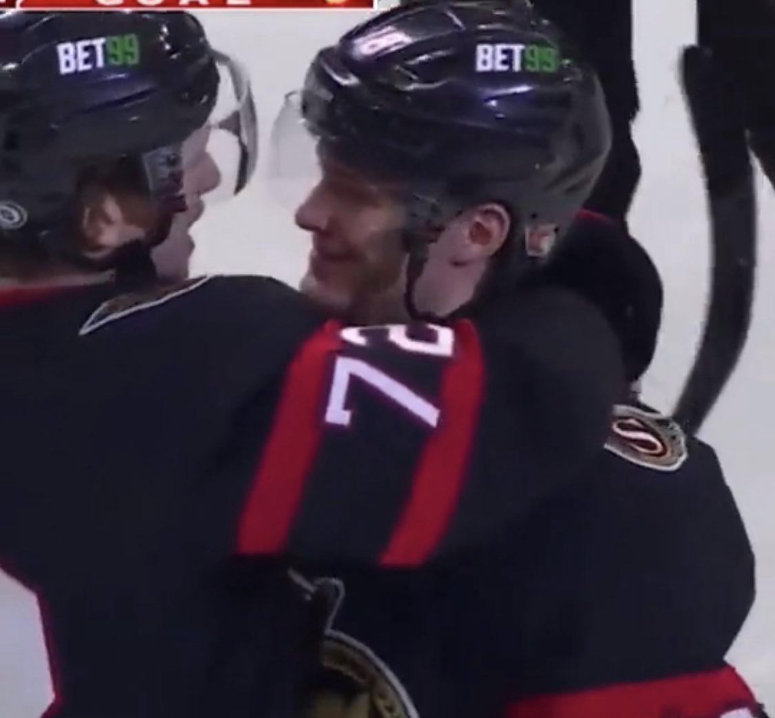 MiaSensMia's tweet photo. They’re calling him the greatest captain to ever be named captain in the history of the organization https://t.co/W4FtFQc8H6