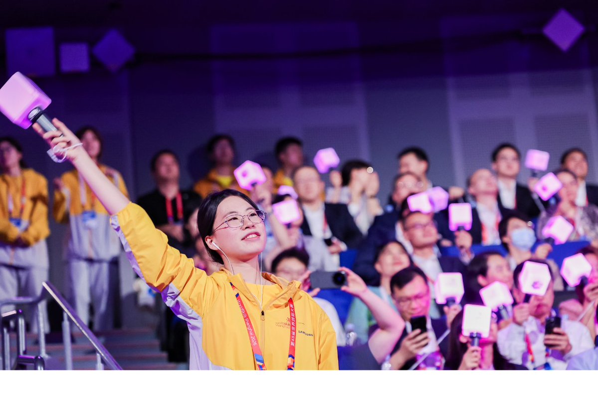 WorldSkills's tweet photo. #WorldSkillsShanghai2026 featured 3,800+ volunteers stationed across the multiple venues, helping at transportation hubs and hotels across Shanghai, offering guidance, language support, media assistance and more! 🎉🙏🏻 THANK YOU volunteers. We could not have done it without you. https://t.co/bB9gc9anSd