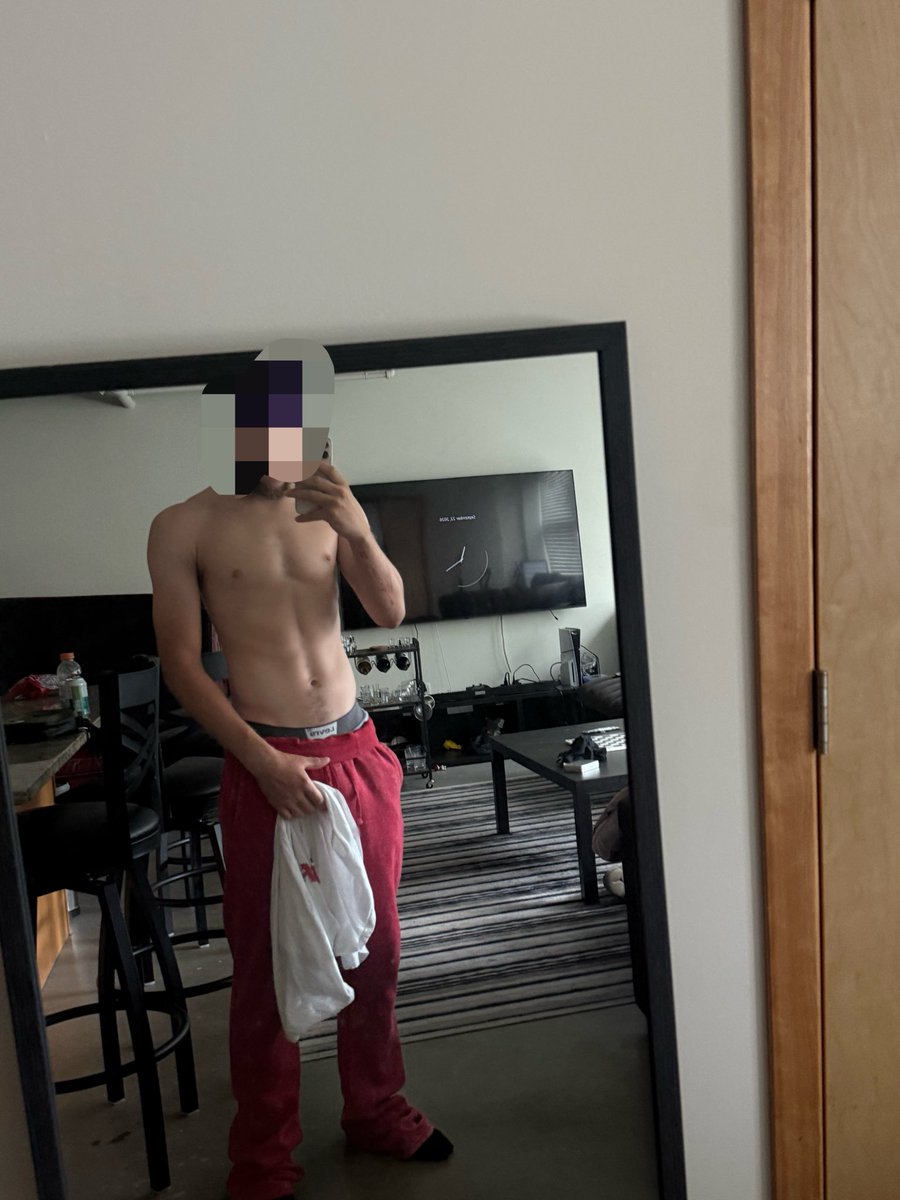 THERICHUNCLE_'s tweet photo. I just want to gain 30-40 lbs 🤷🏽‍♂️ https://t.co/VcNbli0pF2
