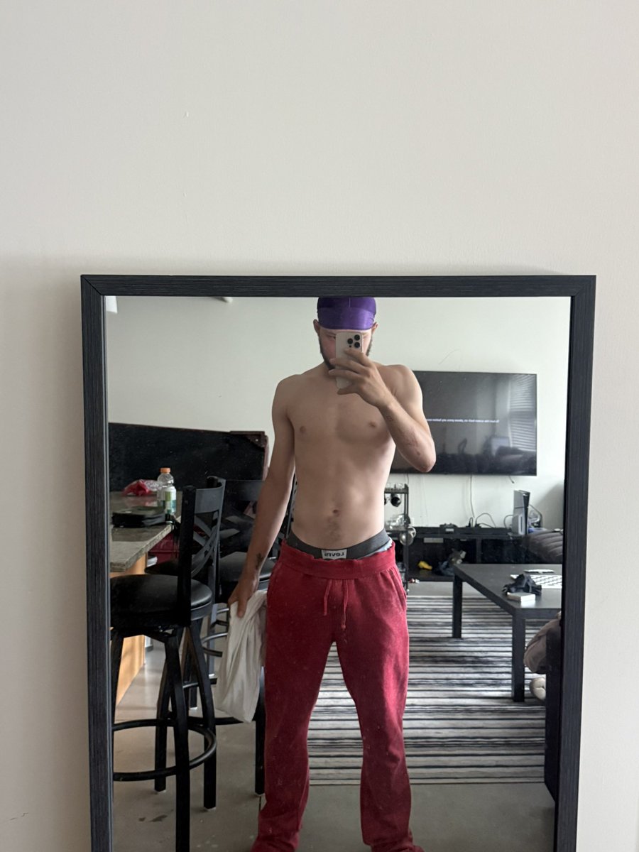 THERICHUNCLE_'s tweet photo. I just want to gain 30-40 lbs 🤷🏽‍♂️ https://t.co/VcNbli0pF2