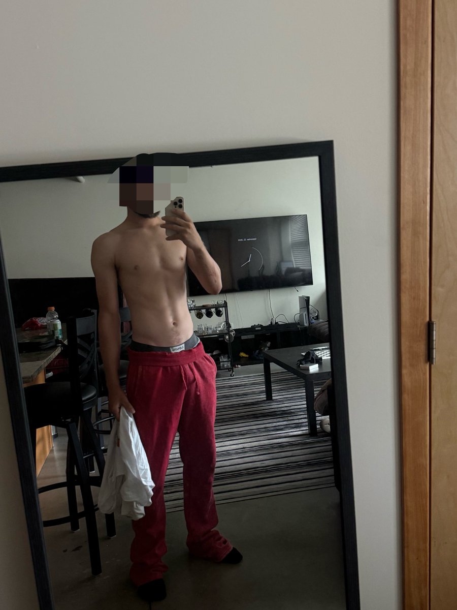 THERICHUNCLE_'s tweet photo. I just want to gain 30-40 lbs 🤷🏽‍♂️ https://t.co/VcNbli0pF2
