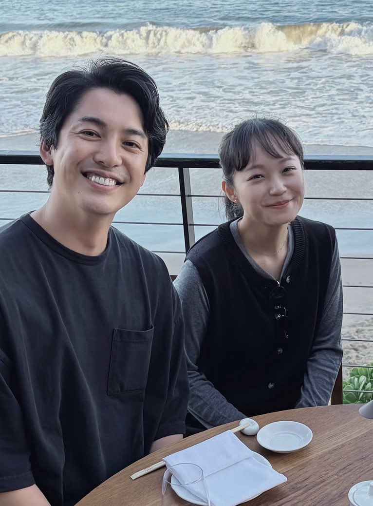Dy33Kyan's tweet photo. #将軍2 のリン役 #大野拓朗
と結婚した #佐藤玲
カナダ🇨🇦から帰国する時VIP待遇なのに乗客はブロイラーだの家畜だの偏見にも程がある
恐縮なら言うな💢
色んな事情を抱えて乗ってる人に失礼💢CAさんにも失礼
どんな人かと思っていたがやはりこの夫婦揃って危険⚠️
この人 #目黒蓮 の相手役？！
#SHOGUN2 https://t.co/tVtqUOFT95