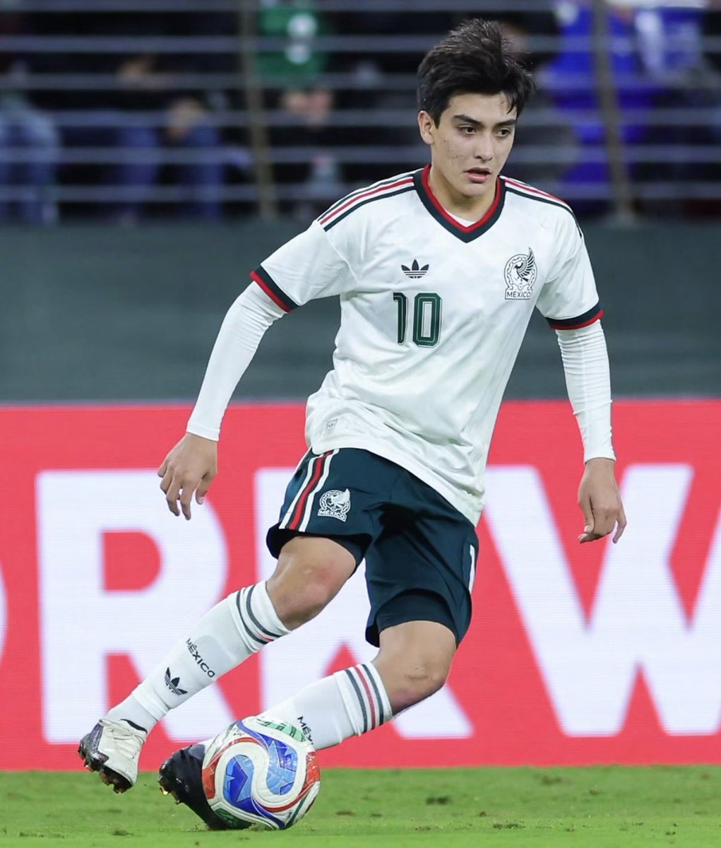 Jovenesfutmx's tweet photo. 🇲🇽✅Poco se habla de que se viene un “Mora dependencia” muy cabrona en el mediocampo eh 

Bendito el día el que nació este cabron https://t.co/iOCju6leib