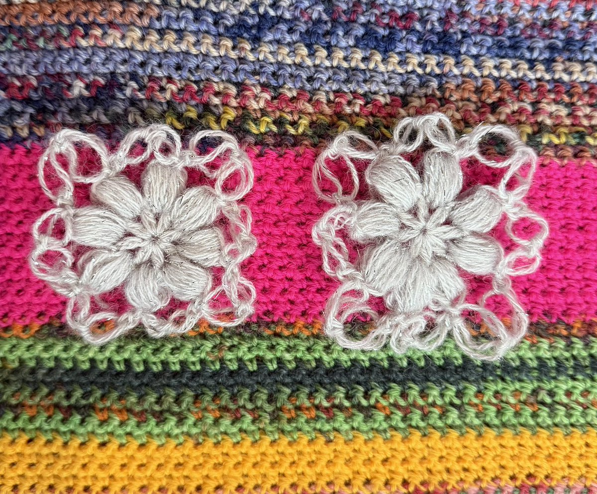 nail_ribbon's tweet photo. かぎ針編み| お花のモチーフを繋いでフード付き春アウター| Crochet Flower Motif Zip-Up Hoodie Cardiga... https://t.co/BpnOSjVB3U @YouTubeより

じょるねさんの可愛いアウターにチャレンジしてみる❣️
4号だと何回やっても6㌢なので5号で編んだらちゃんと7㌢になるので5号で編む🧶
アリゼのシムリ https://t.co/8U5E49cz0s
