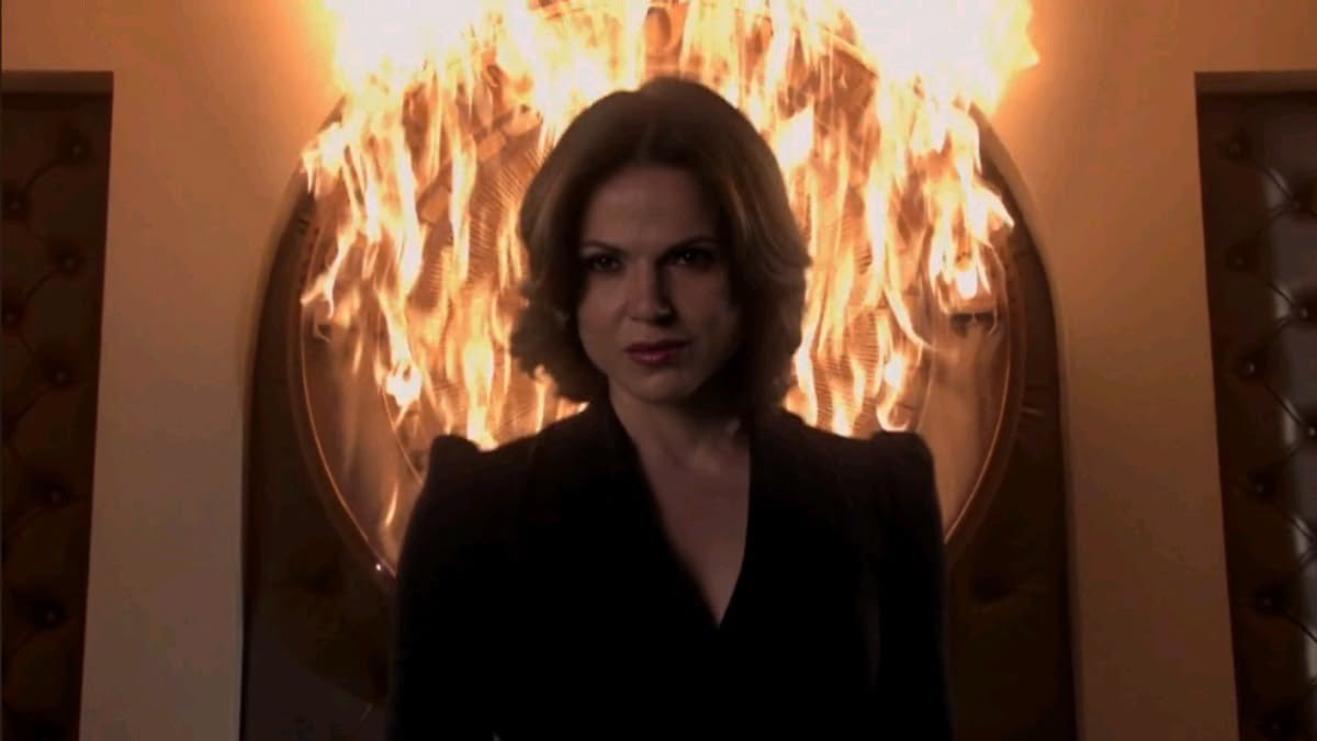 softmerxx's tweet photo. Regina Mills, no me importa que haya matado a miles de personas, ella merecía su final feliz https://t.co/LzVxQIo7Ow