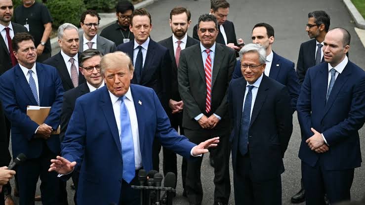 DoWCTO's tweet photo. Under President Trump, the United States will continue to lead the world in SUPER INTELLIGENCE.

The age of SI will be American-led. ��🇸 https://t.co/8h8TAb8MIt