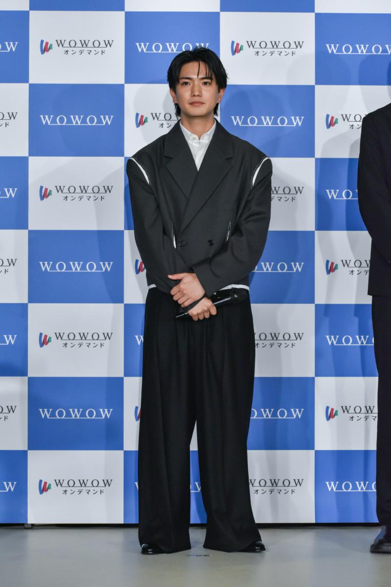 crank_in_net's tweet photo. 「徹底的に考え抜くことが最低限で最大限の愛とリスペクト」と、仕事観を明かした正門良規。

汗をぬぐう姿までかっこよさを見せる✨
https://t.co/26x6t1vsCC

#正門良規  #MR医薬情報担当者 https://t.co/nsyXn96JQe