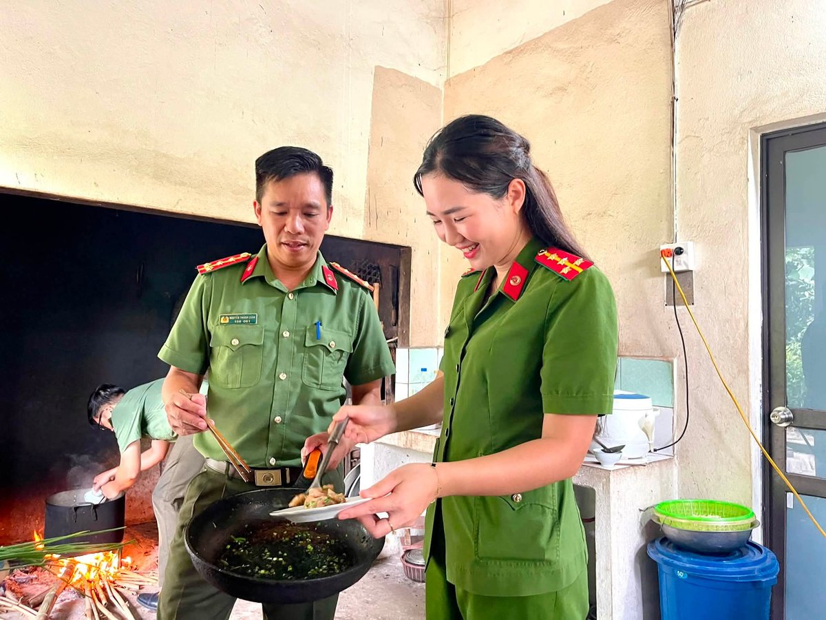cand_vnvd's tweet photo. Nụ cười dạng rỡ 🙆‍♂️🙆‍♂️ https://t.co/PqTDL2xRHt
