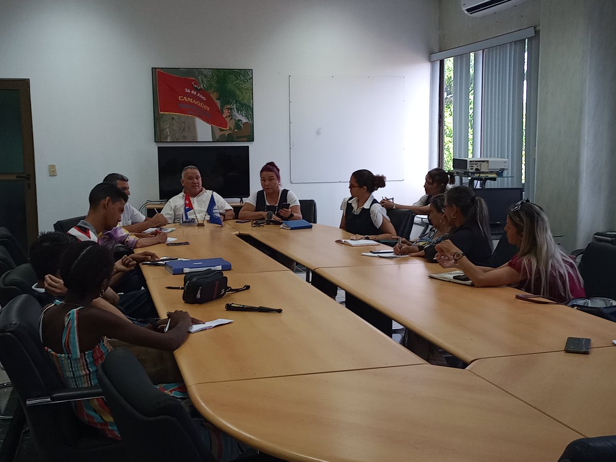 GladysDailyn's tweet photo. 📷🎥🖊️🤳 Sobre la situación actual de @ETECSA_Cuba #Camagüey a partir del cerco energético y el impacto directo en la calidad de los servicios, transcurrió este #martes la conferencia de prensa con la participación de medios nacionales y locales. https://t.co/2cIp3YNGPY