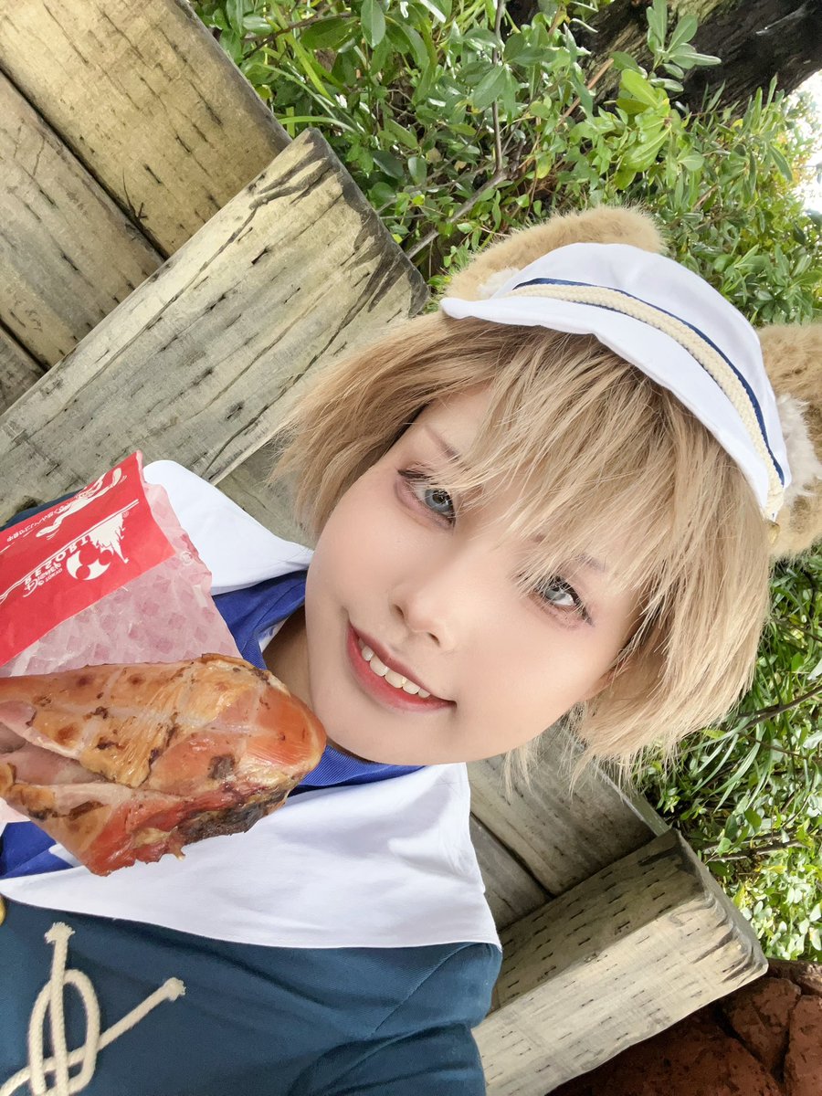 nono22_23's tweet photo. インパ〜🏰✨
お肉うまうま🍽️
#Dハロ仮装2026 https://t.co/kLrmrTsQvi