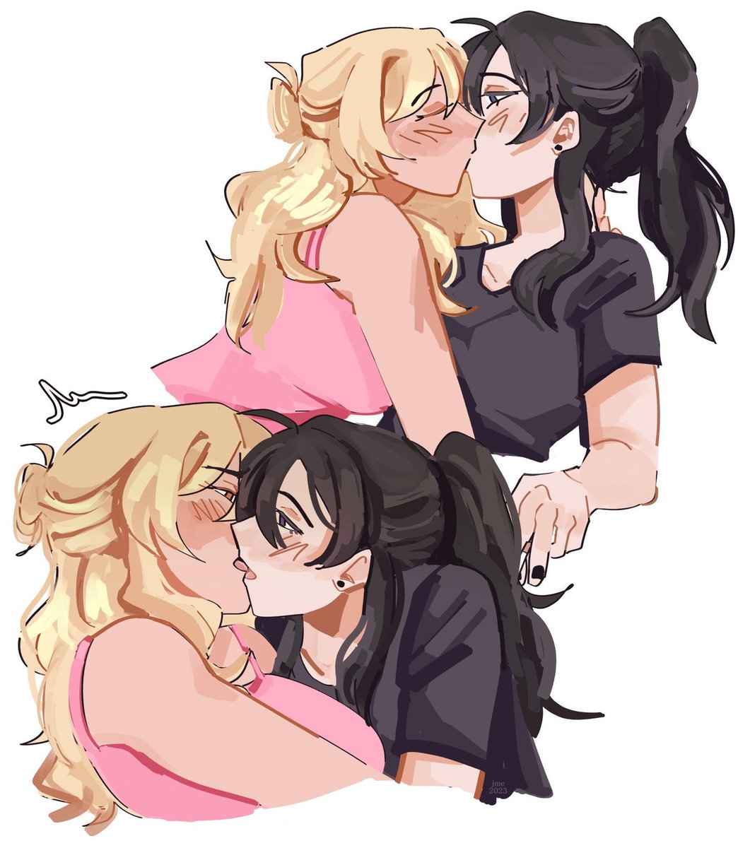 TheSillyGirly's tweet photo. I'm so bored, dm me and let's makeout pleaaaseeeeee, I want to be lesbians https://t.co/A4qOVHeCni