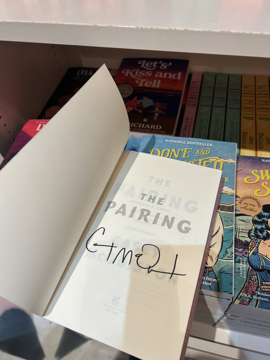 fairflowerday's tweet photo. never kys, theres still bookstores you need to go to with oomf https://t.co/bhXEF6iz7N