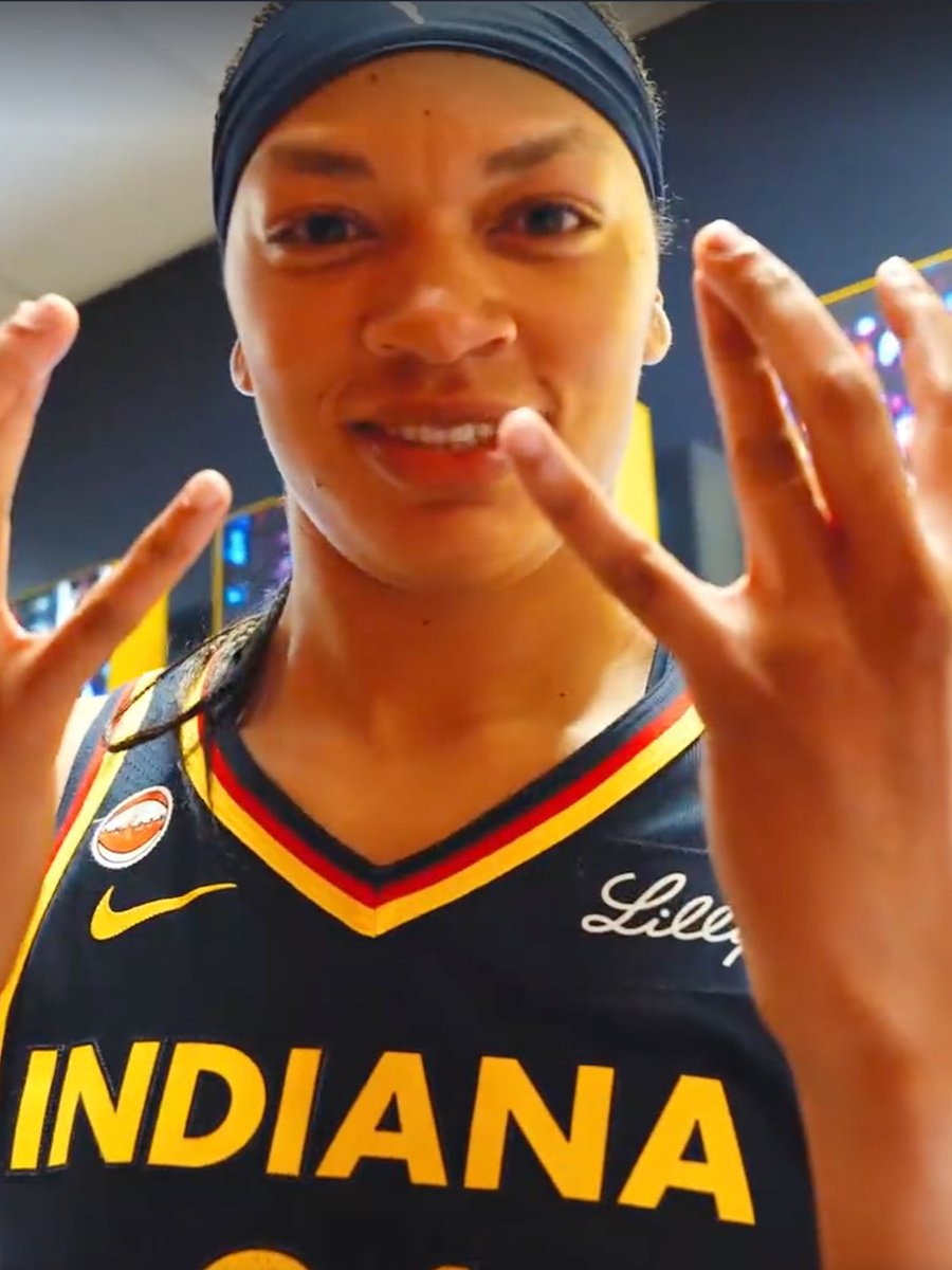 IndianaFever's tweet photo. dubs in the chat 📲 https://t.co/lWgprh4fdH