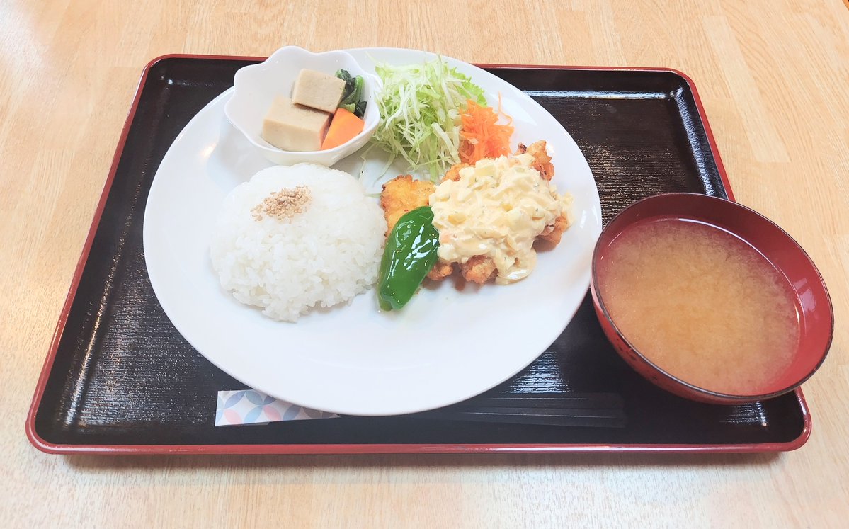 CafeOozora's tweet photo. こんにちは！はな子です！！

本日の日替わりは、
チキン南蛮です！！

本日の小鉢は、
高野豆腐です！！

ぜひ、お越し下さい〜🤗

#カフェおおぞら
#本日の日替わり
#本日の小鉢
#就労支援B型 https://t.co/3CSjybA7yE