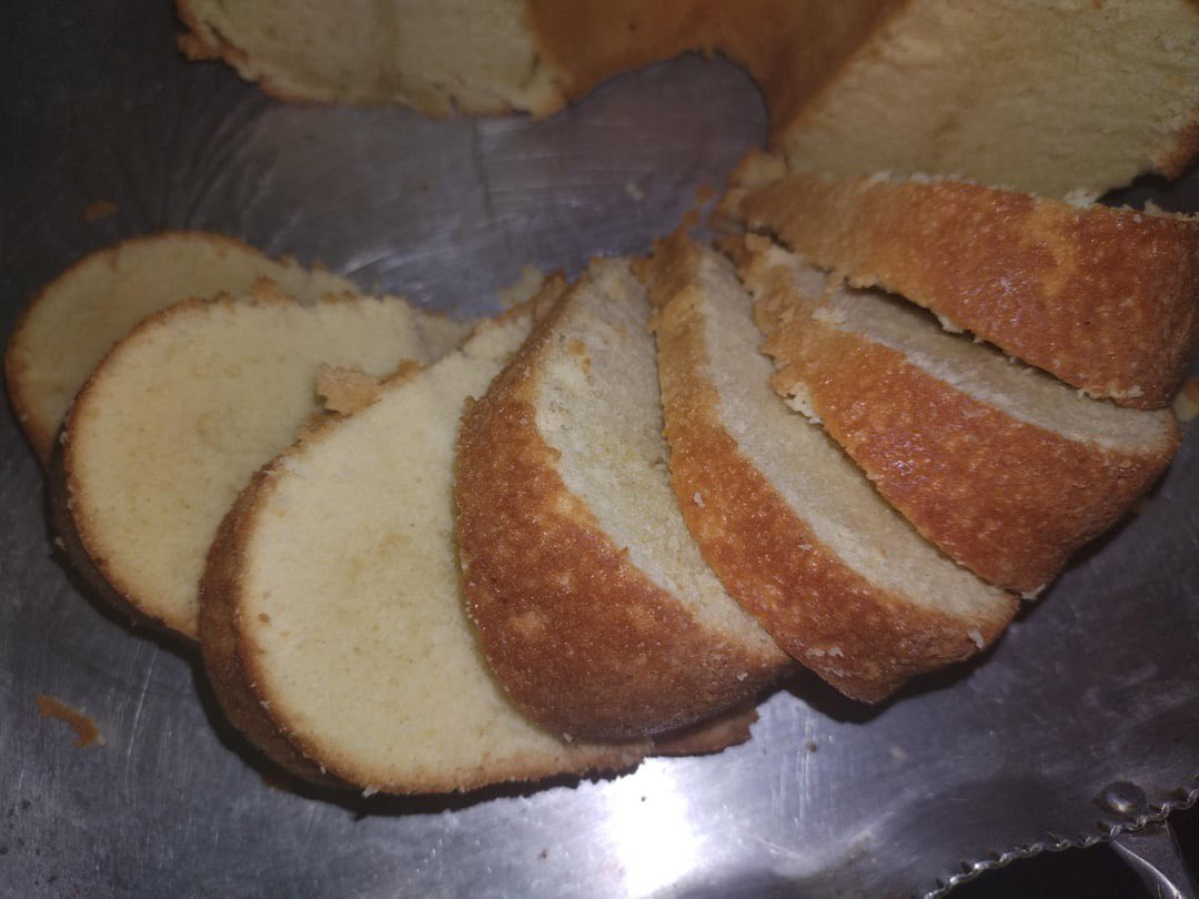 lexiegotcake's tweet photo. Was stressed so I made some pound cake https://t.co/jCs14sJrFm