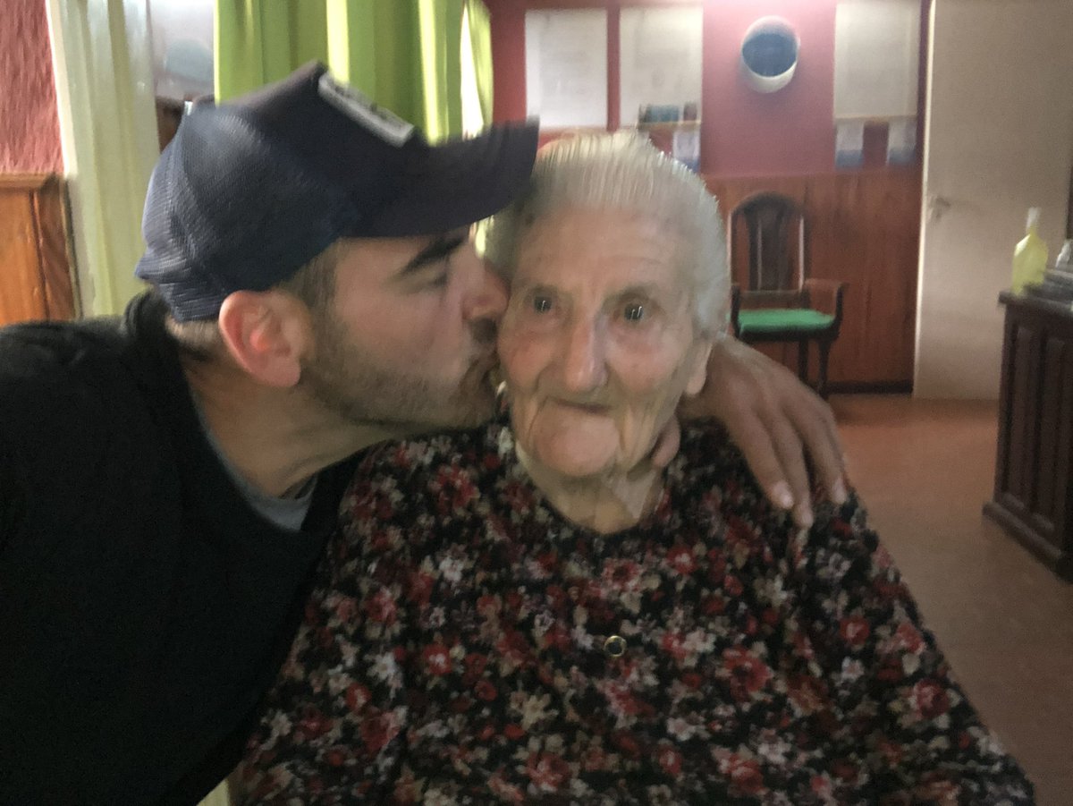 PampaAranda's tweet photo. Que ganas de irme con vos y que se vaya todo a la mierda . Cansado de todo Te extraño Abu dame fuerzas https://t.co/DXfTbNWVFb