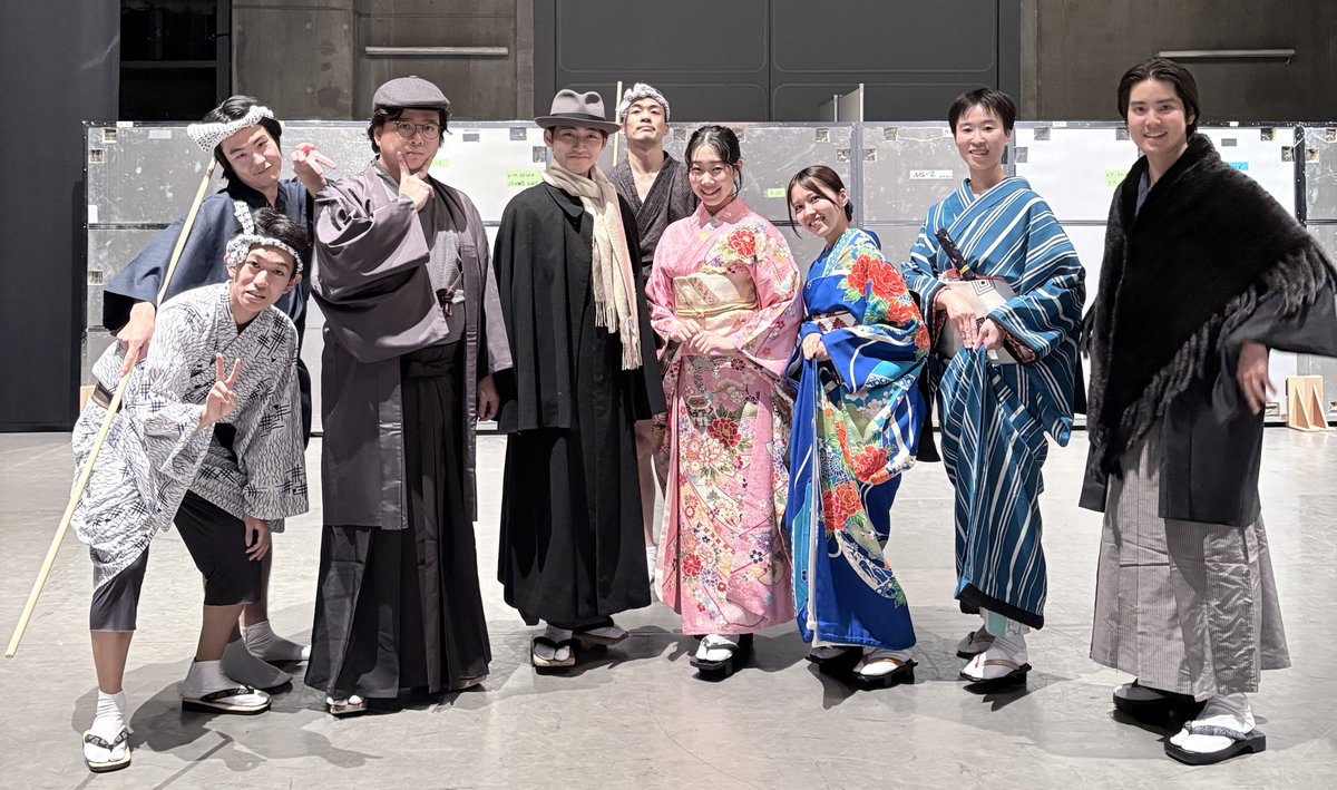 cocoon_a_s's tweet photo. ／
レッスンの様子をご紹介✨
＼
日本舞踊・所作の藤間貴雅さんのレッスン内発表✨
細かい所作や話し方のイントネーションなど、日々のレッスンで教わった成果を発表します👀
見てくださる観客の方をより意識することができ、緊張感もありながら、充実した時間となりました🌱
集合写真をパシャリ📷 https://t.co/qNYAIthyjH