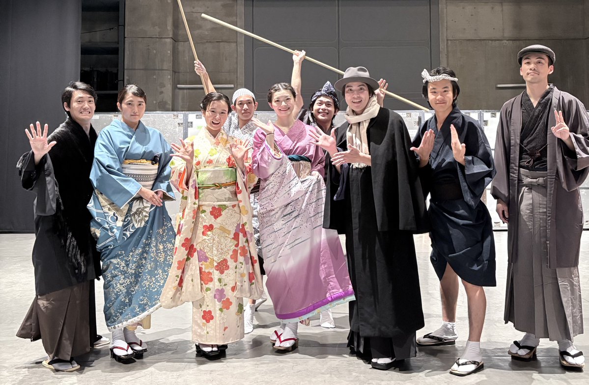 cocoon_a_s's tweet photo. ／
レッスンの様子をご紹介✨
＼
日本舞踊・所作の藤間貴雅さんのレッスン内発表✨
細かい所作や話し方のイントネーションなど、日々のレッスンで教わった成果を発表します👀
見てくださる観客の方をより意識することができ、緊張感もありながら、充実した時間となりました🌱
集合写真をパシャリ📷 https://t.co/qNYAIthyjH