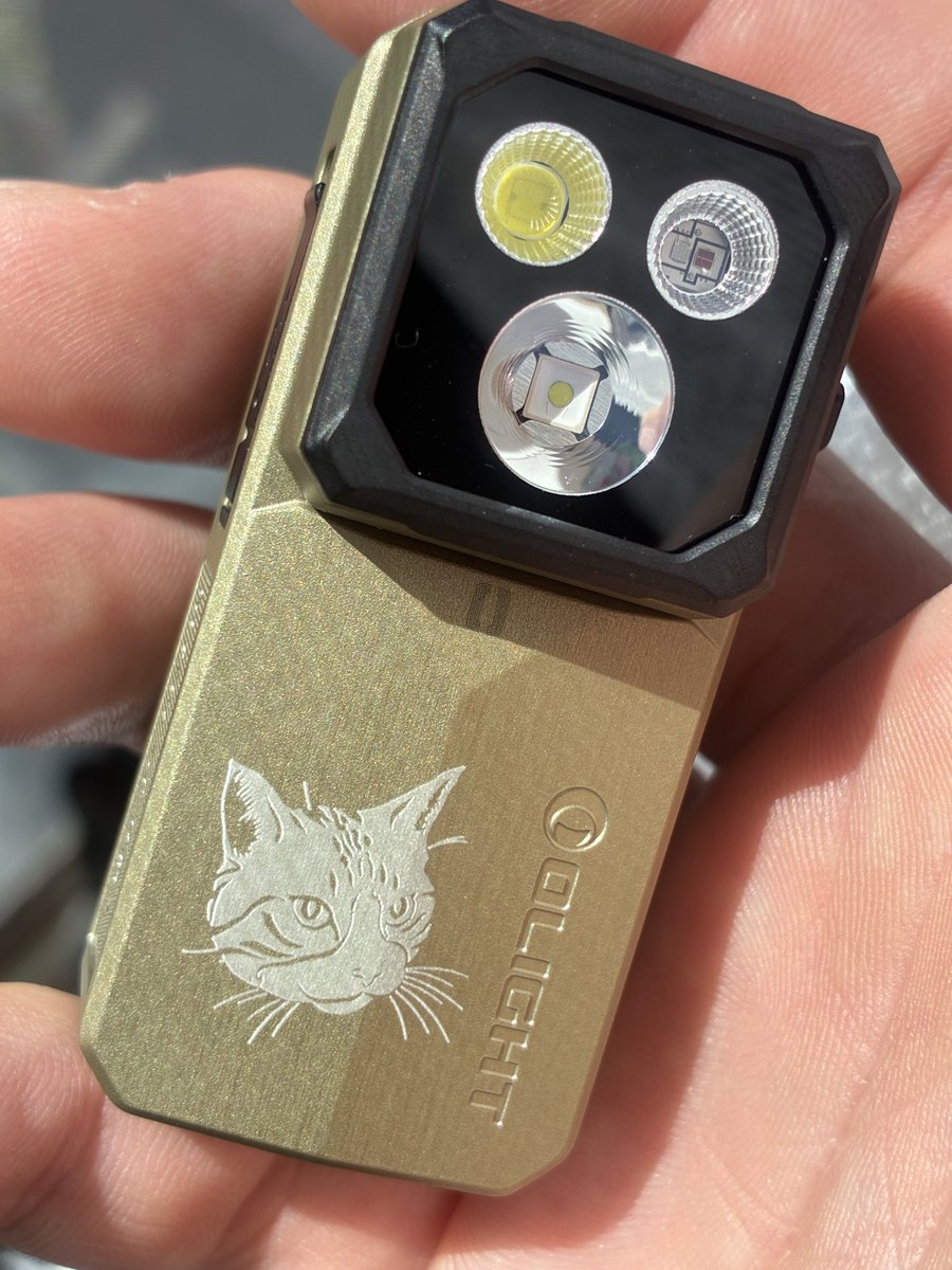 deepone223's tweet photo. 自然光だと刻印も綺麗に見えますね😃
#Olight #OCLIP2 https://t.co/kninvuR0SD