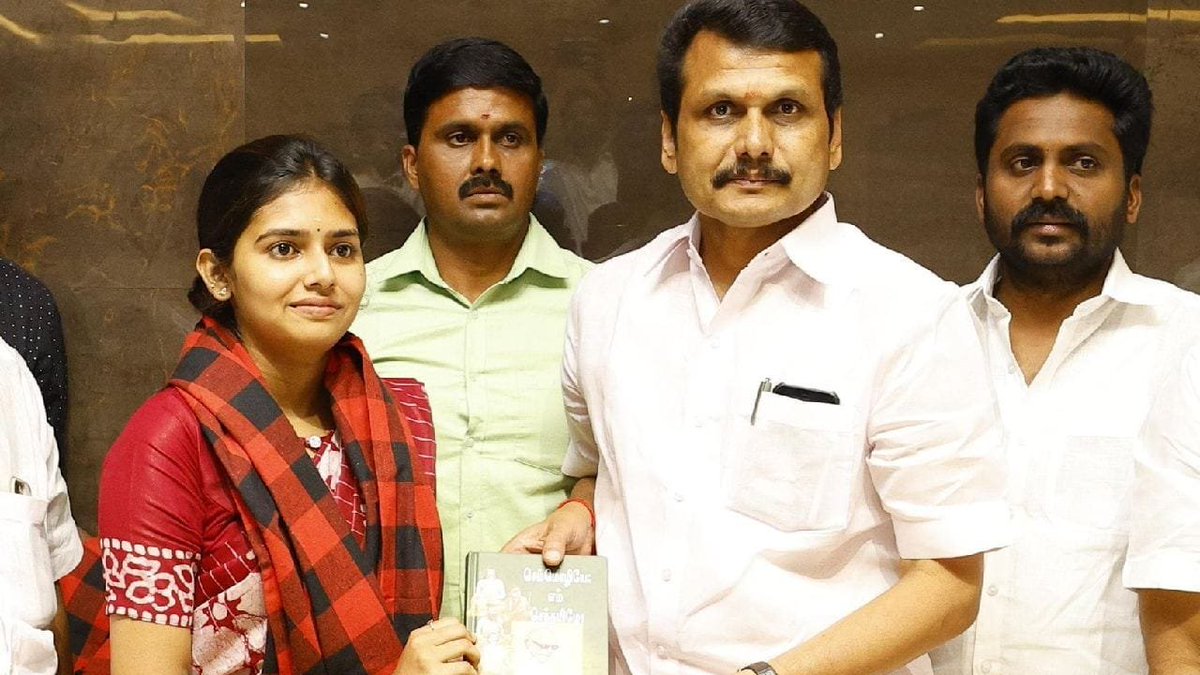 9a_iyyappa16176's tweet photo. ஆக சிறந்த கொத்தடிமைகளின் மண குமுறல்.🤣🤣 ஆனா ஒர்த் இல்லைனு ஒதுக்கிட்டாங்க போல
@Vanitha06119914 உதய் அண்ணாவ டேக் செஞ்சு கேளு.. இல்ல இல்ல... இன்னைக்கு தேதிக்கு ஸ்டாலின் சார டேக் செஞ்சு கேளு.. அவர் ஒரு ஓட்டு மிஸ் ஆக கூடாதுனு பாக்குறவுரு... அதனால அவரையே பாக்கலாம்
#JusticeForVanitha https://t.co/EFLJy151K1