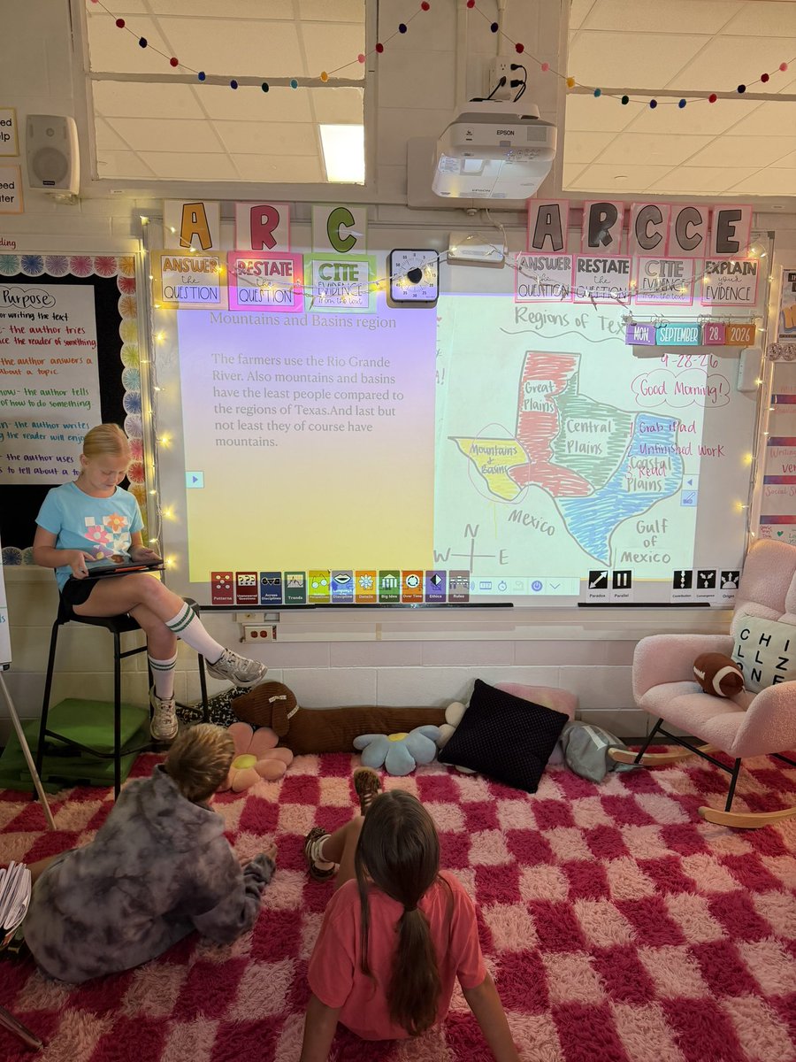 ms_kochsclass's tweet photo. Texas history + technology + student voice = a pretty great day in 4th grade! 🤠💻⭐️ Our students proudly presented their Regions of Texas #Keynotes and showed what they’ve learned! #RISDDreamOn https://t.co/k1GEQ6cY6m