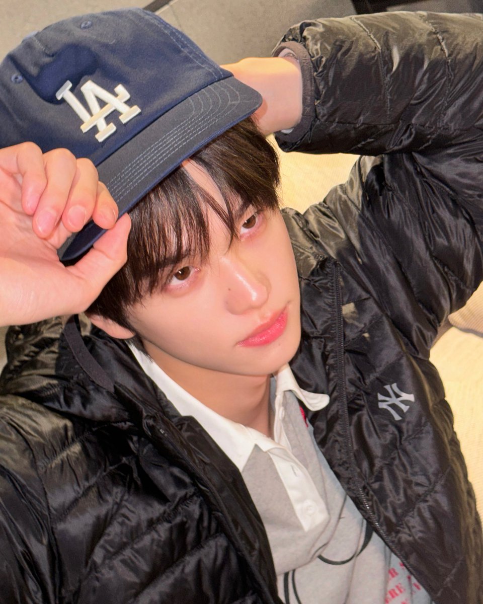 _ishinyou's tweet photo. 투어스 인스타 MLB #신유 https://t.co/xDl7UlF6BD
