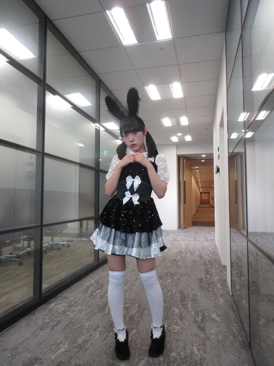 onishi_aoi's tweet photo. おはようʕ´-ﻌก̀ʔᐝおそようですが
なんと！少しだけ部屋を片付けました- ̗̀ 👏🏻*.👏🏻*.👏🏻*.👏🏻*.👏🏻*.👏🏻 ̖́-床が見えるって、いいですね♪
では今日ものんびりと生きていこう🐻‍❄️❣️
 #ニアジョイ https://t.co/EBriBJUztQ