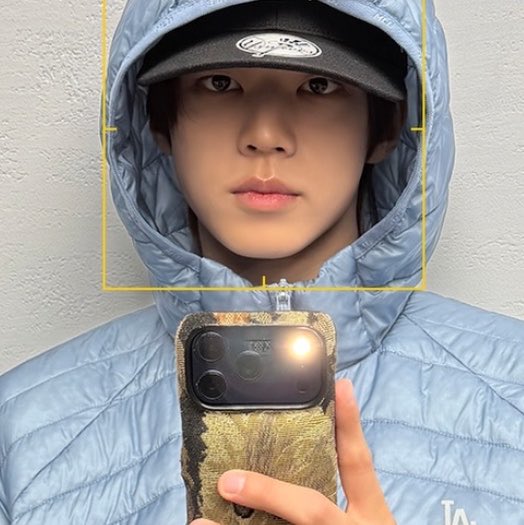 jwoownu's tweet photo. dojuni?? doJUni?? dojuuuniiiii dojuniiiii!!! https://t.co/bEMLeiraVs