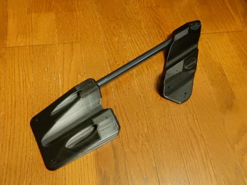 tauklin2567's tweet photo. キャンバスドアの改造部品を準備中です。
改造目的は雨の日の乗降性改善。
案はいろいろ。でも、どれも一長一短なので最有力案を試作しちゃいました。
本当の使い勝手はモノがないと判らないですからね。
#COMS #コムス #マイクロカー https://t.co/tPqsTrF0wU