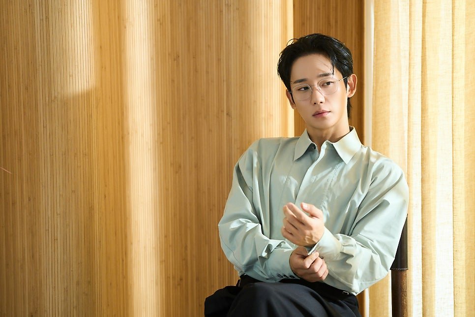 pure_haein's tweet photo. 더 네이버 화보 비하인드
#정해인 https://t.co/O6ZOQzsCCl