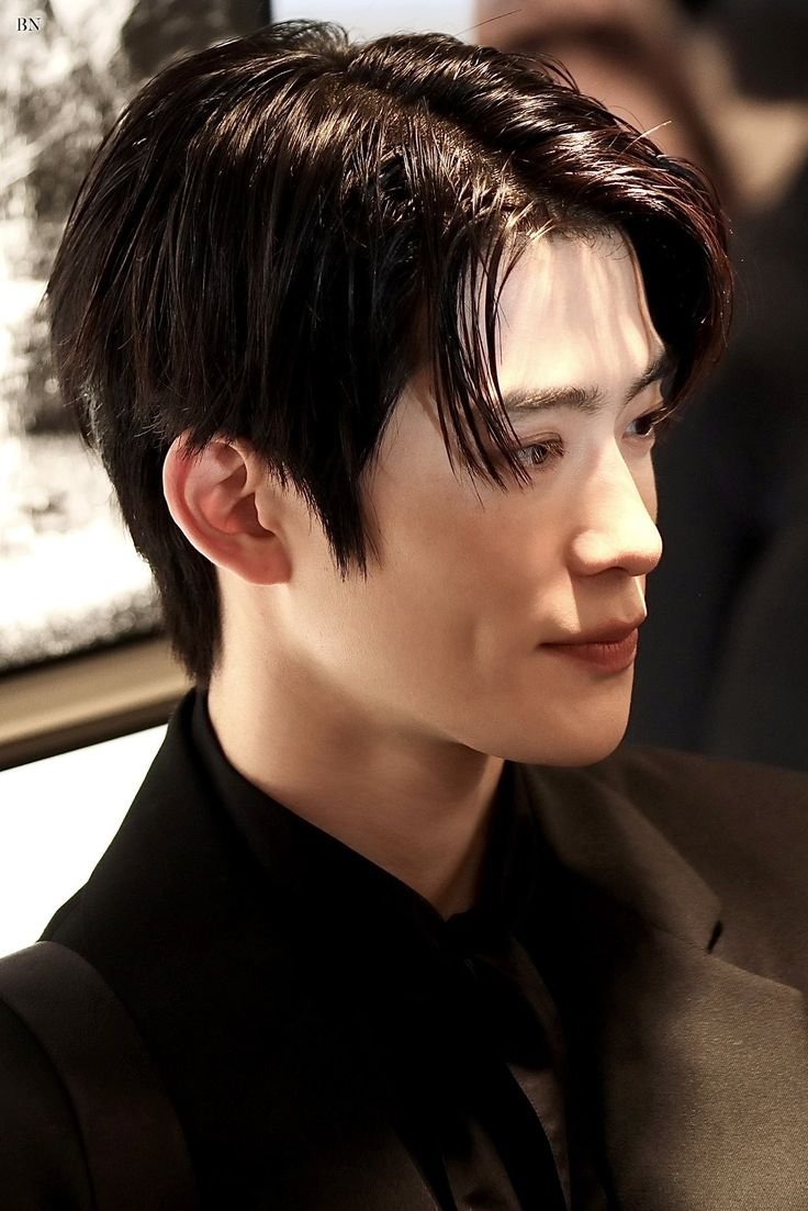 junqjaee's tweet photo. Side profile Mr. Jeong https://t.co/5lU72ZYBYz