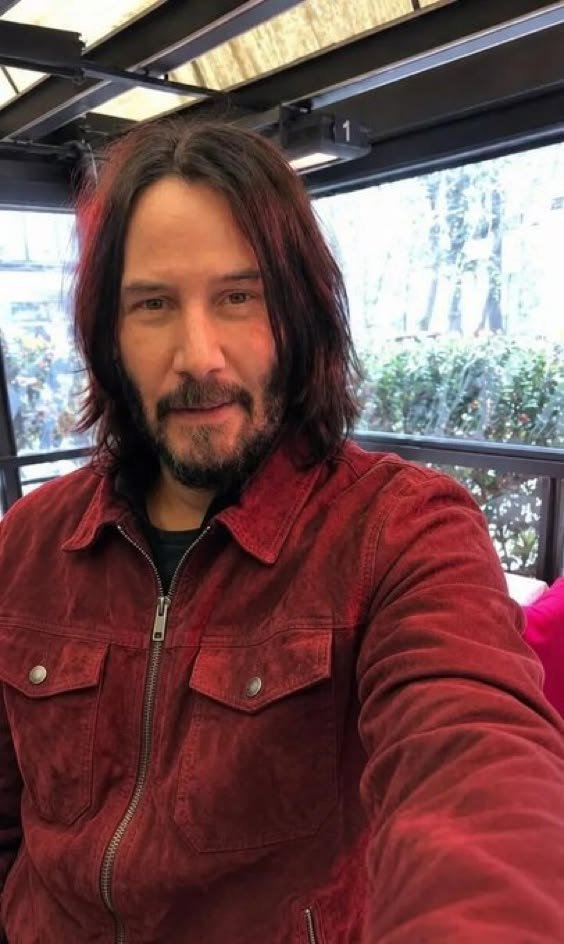 KeanuReevextx's tweet photo. Do you consider keanu Reeves an American hero 🇺🇸 ✨✌️?

Be honest 

A. Yes, absolutely
B. Somewhat
C. Not really
D. Not at all https://t.co/90axMMsWut