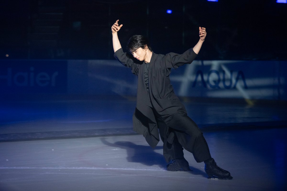 TVGweb's tweet photo. 羽生結弦が氷上で
ハイアール・AQUA新製品を紹介❄️
“アンベール”を鮮やかに披露

羽生のこだわりが詰まった
新CMの撮影裏話を明かす💭
「スケートの技術、表現面も出せたら」

今年でプロ転向5年目⛸
羽生が目指す理想とは…
「いろんな面で極めていきたい」

https://t.co/EjjSDrUt2Q

#羽生結弦 https://t.co/wjNM1AYog0