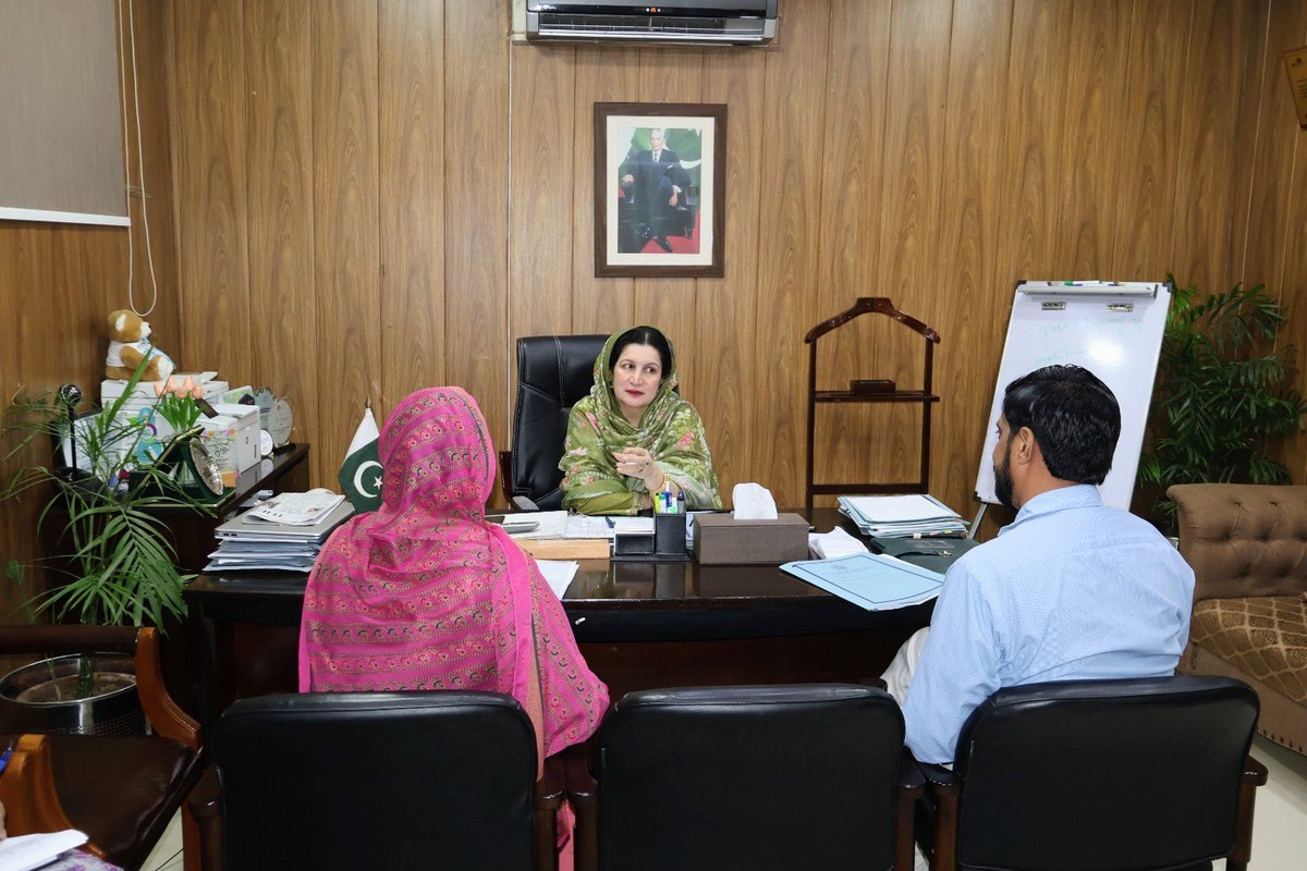DhoIslamabad's tweet photo. District Health Officer Islamabad met with representatives of NHSP Islamabad to review the Hospital Waste Management Checklist and KoboCollect-based monitoring mechanism, focusing on improved monitoring and compliance at healthcare facilities.

#DHOIslamabad #MHSRC https://t.co/CN4F6IWLKn