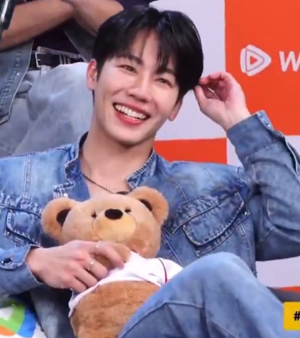2226_YW's tweet photo. หึงเคะไปวัน วัน https://t.co/XH2rM98yTW