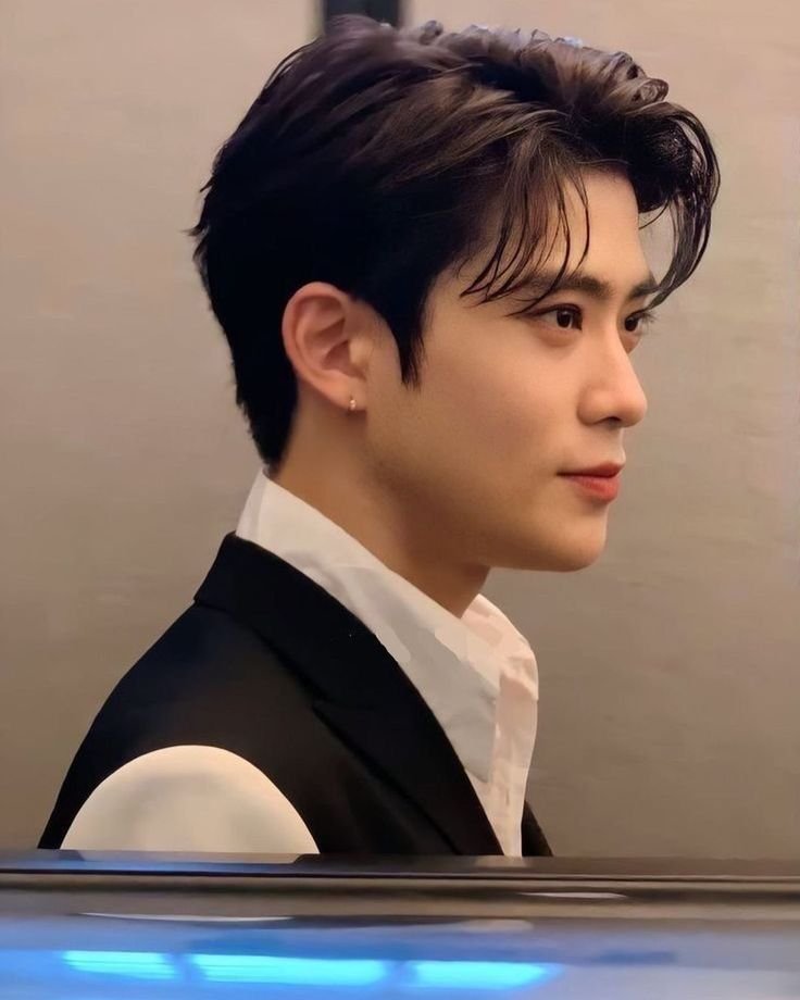 junqjaee's tweet photo. Side profile Mr. Jeong https://t.co/5lU72ZYBYz