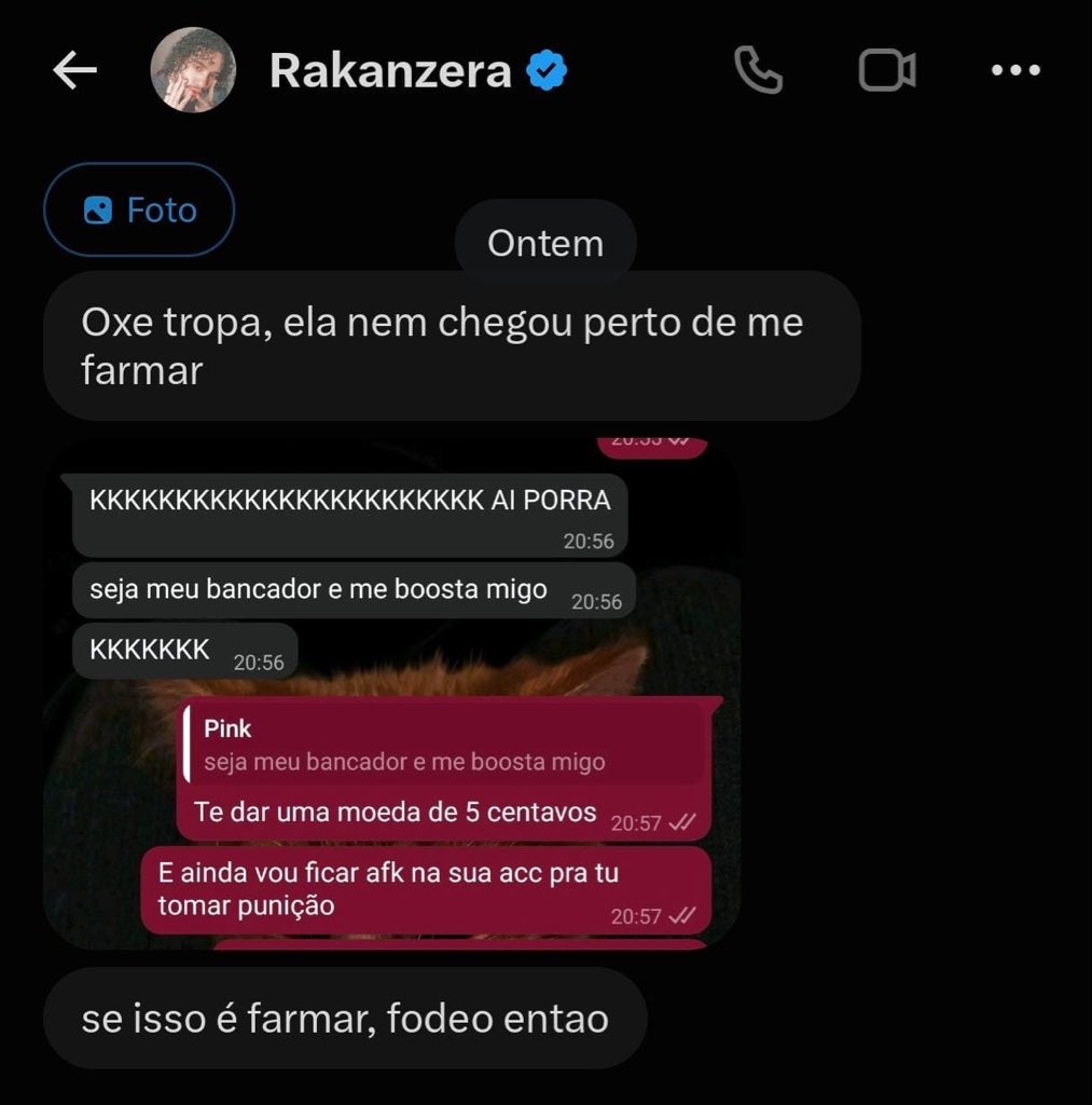 arquivosdesimon's tweet photo. Tentando enganar famoso pink?!

Expectativa: enganar homem
Realidade: passou vergonha na dm dele https://t.co/oGWpJ1Qsen