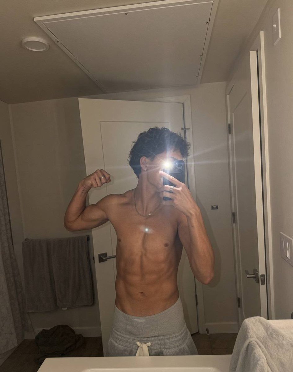cute_boys_01's tweet photo. https://t.co/WmiIgc9oXC