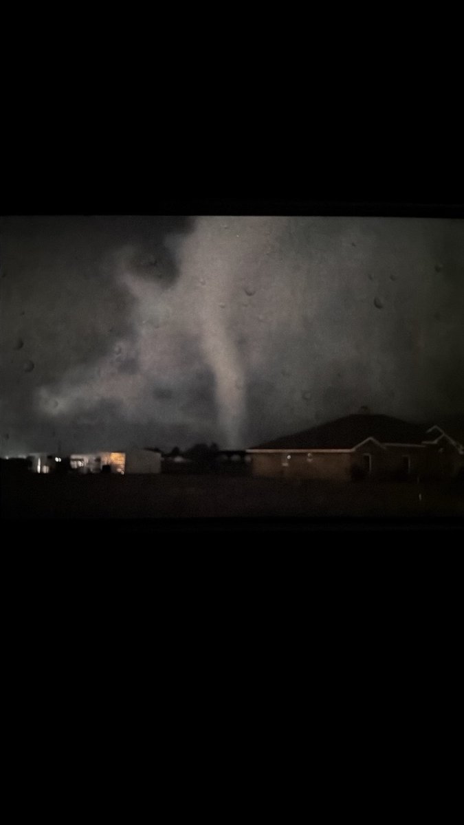 JordanHallWX's tweet photo. Large tornado on the NW side of Canyon TX! @MyRadarWX @BlakeBrownWx @MaxVelocityWX @NWSAmarillo https://t.co/TjffrLHiES