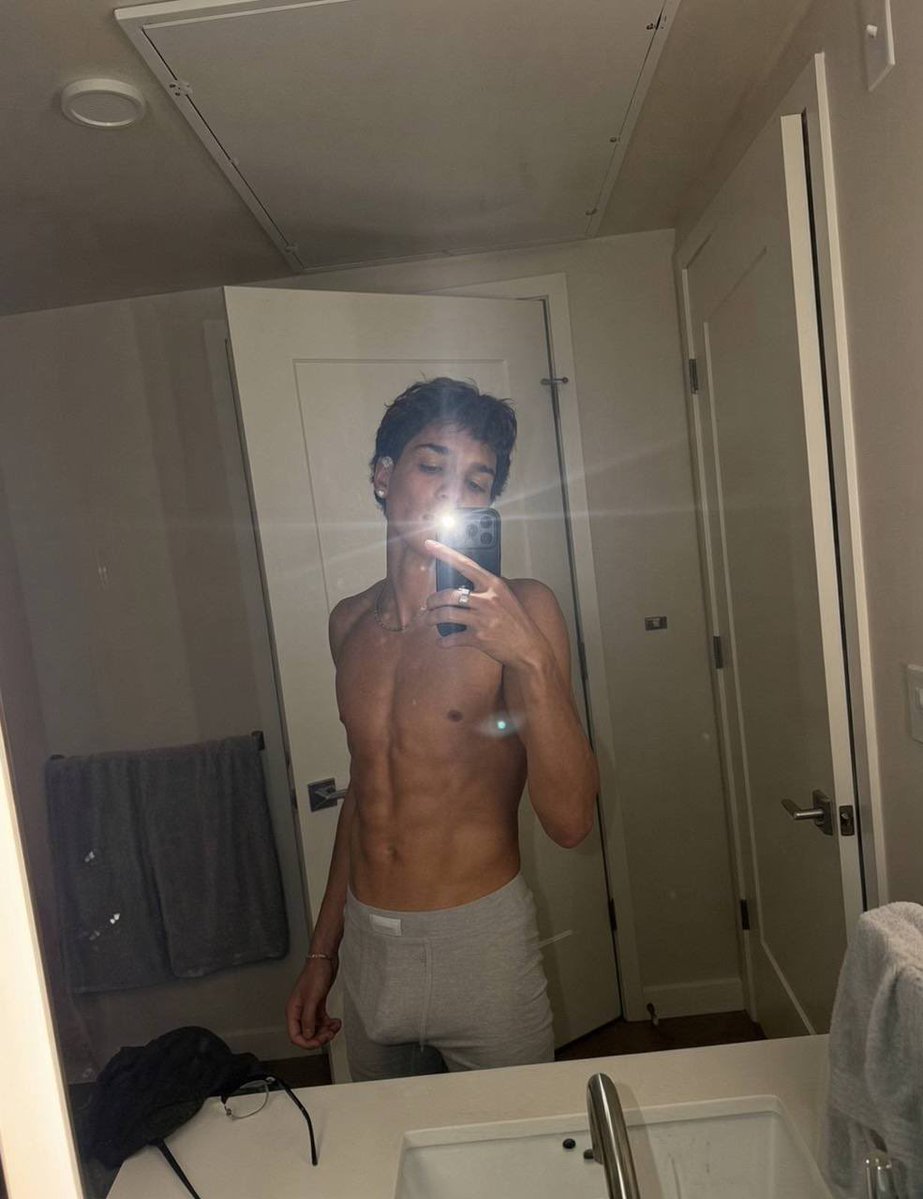 cute_boys_01's tweet photo. #treymakai https://t.co/gvlKlwB7R9