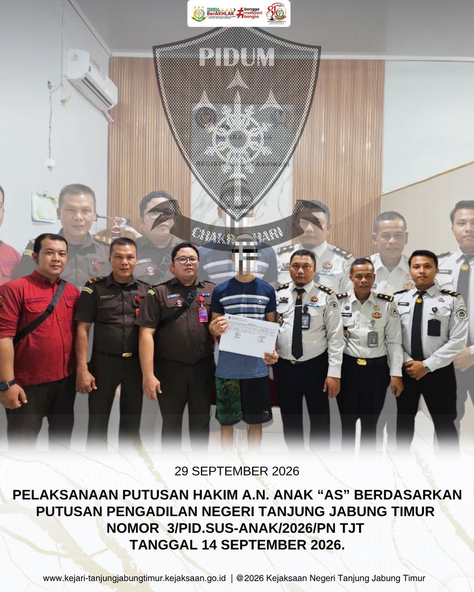 KejariTanjabTim's tweet photo. Selasa, 29 September 2026, pukul 14.00 WIB, telah dilaksanakan eksekusi Putusan Pengadilan Negeri Tanjung Jabung Timur Nomor 3/Pid.Sus-Anak/2026/PN Tjt Tanggal 14 September 2026 terhadap Anak a.n. "AS" terbukti melanggar Pasal 6 huruf b UU RI Nomor 12 Tahun 2022 https://t.co/WRWhTiyljS