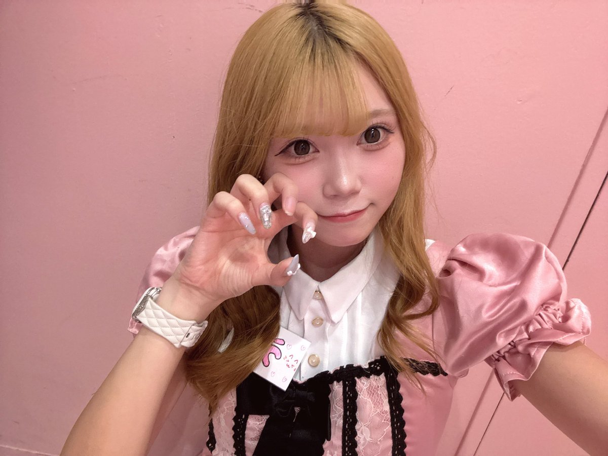 mero_uu2's tweet photo. @nP3AdAzCuKU636c はじめましてー!!
ピンクモンスター梅田のうるです♡
ねこたぬきと言われます😖笑笑
よければお話しに来てください＞ ̫＜ ♡ https://t.co/arQXls3nb6