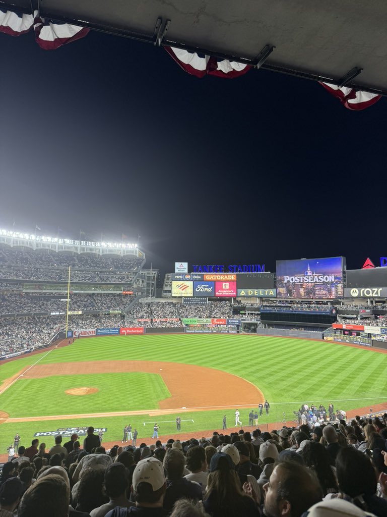 daniraemohr's tweet photo. there is nothing better in this world than playoff baseball. anyone who says otherwise is lying to your face https://t.co/gXpvyBchrX