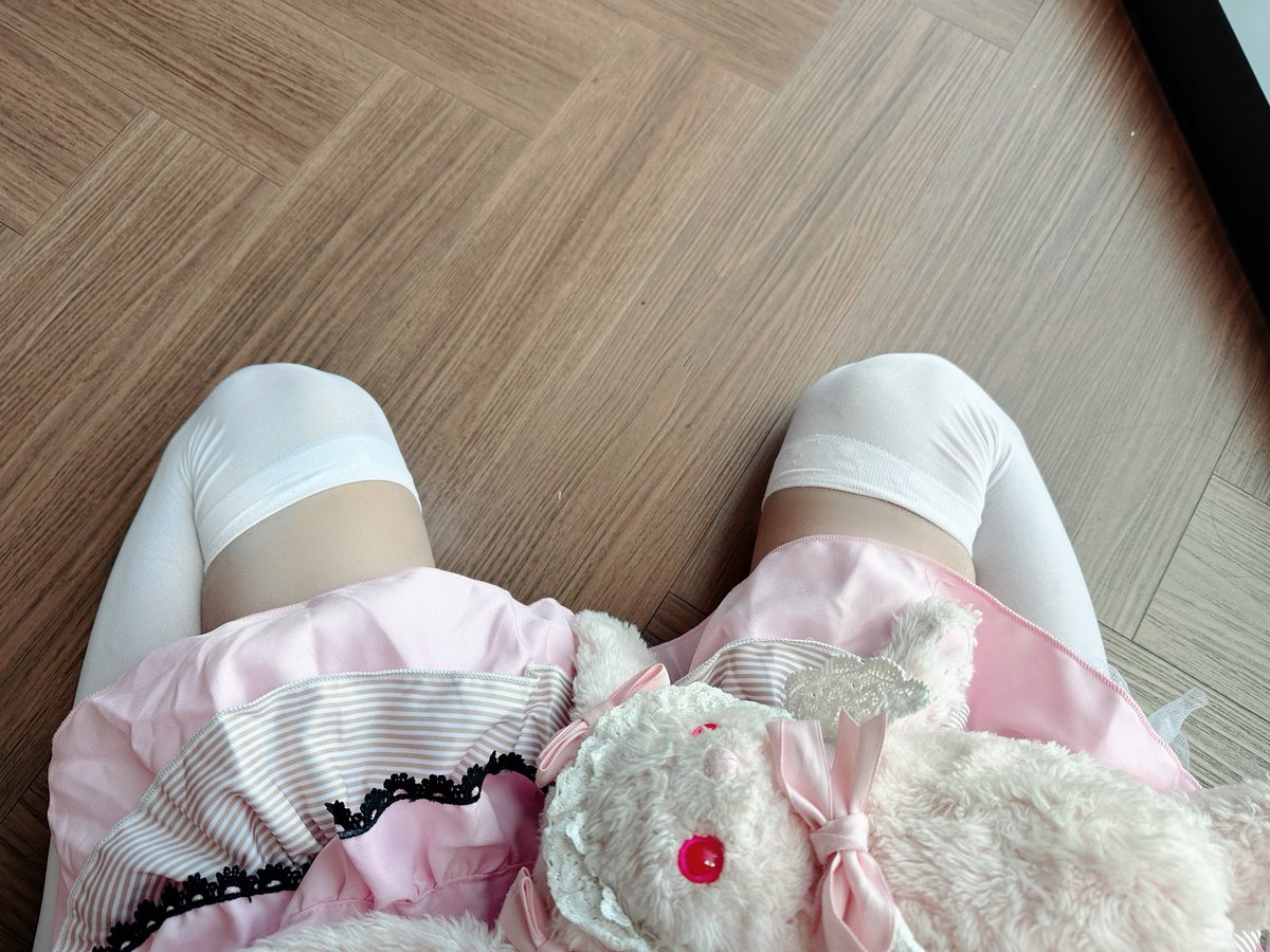 lori43kv9's tweet photo. 本人20岁
大二学生一枚
平常除了在宿舍就在玩x
不知道会不会有人想跟我聊天
本人。 是本人 https://t.co/JGBa0hZyOI